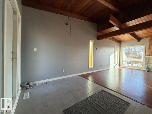 254 Richfield Road, Edmonton, AB - Indoor Photo Showing Other Room