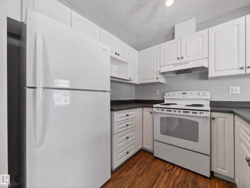 138 16823 84 Street, Edmonton, AB - Indoor Photo Showing Kitchen