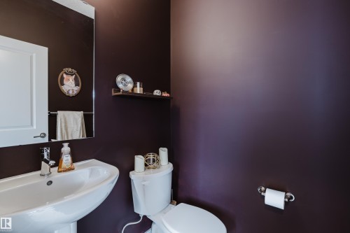 7056 181 Avenue, Edmonton, AB - Indoor Photo Showing Bathroom