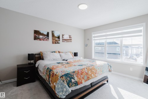 7056 181 Avenue, Edmonton, AB - Indoor Photo Showing Bedroom