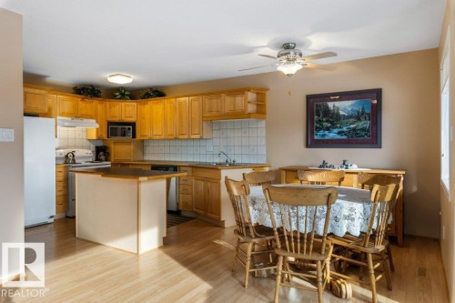 2 Pineview Horizon Village, St. Albert, AB - Indoor Photo Showing Dining Room