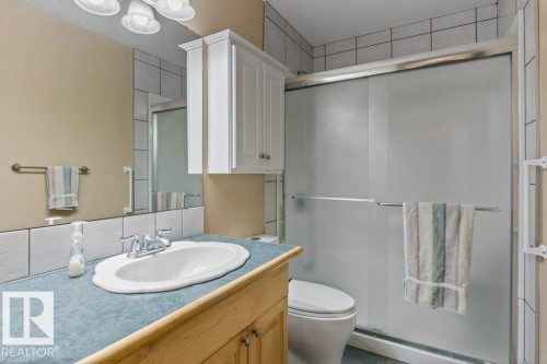 2 Pineview Horizon Village, St. Albert, AB - Indoor Photo Showing Bathroom