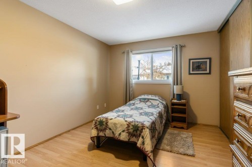 2 Pineview Horizon Village, St. Albert, AB - Indoor Photo Showing Bedroom