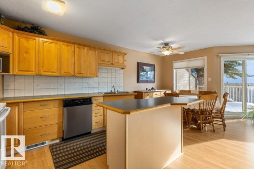 2 Pineview Horizon Village, St. Albert, AB - Indoor Photo Showing Kitchen
