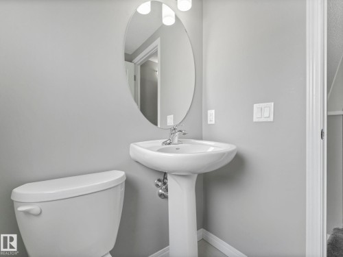 27 1030 Chappelle Boulevard, Edmonton, AB - Indoor Photo Showing Bathroom