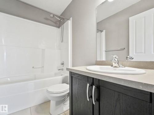 Ensuite - 27 1030 Chappelle Boulevard, Edmonton, AB - Indoor Photo Showing Bathroom