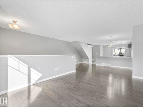 27 1030 Chappelle Boulevard, Edmonton, AB - Indoor Photo Showing Other Room