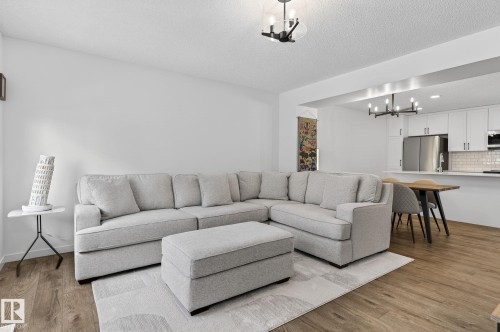 7 50 Mclaughlin Drive, Spruce Grove, AB - Indoor Photo Showing Living Room