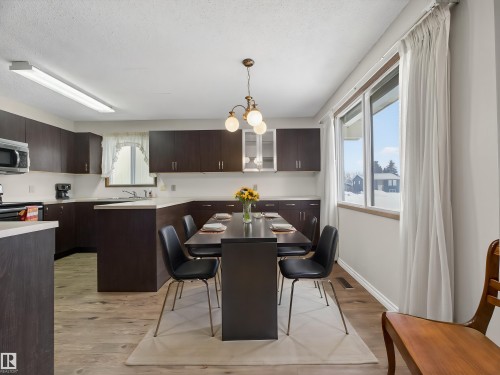 5116 37 Avenue, Edmonton, AB - Indoor Photo Showing Other Room