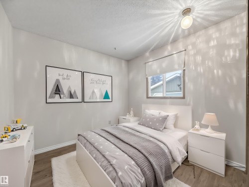 5116 37 Avenue, Edmonton, AB - Indoor Photo Showing Bedroom