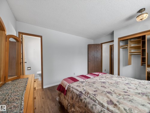 5116 37 Avenue, Edmonton, AB - Indoor Photo Showing Bedroom
