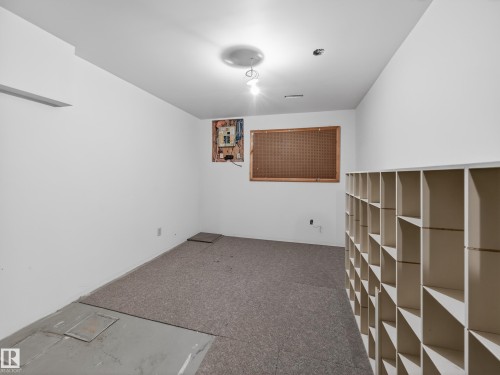 5116 37 Avenue, Edmonton, AB - Indoor Photo Showing Other Room