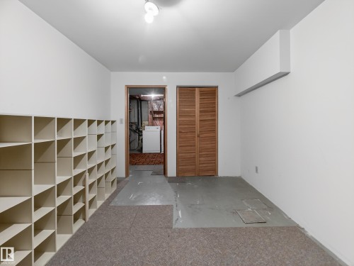 5116 37 Avenue, Edmonton, AB - Indoor Photo Showing Other Room