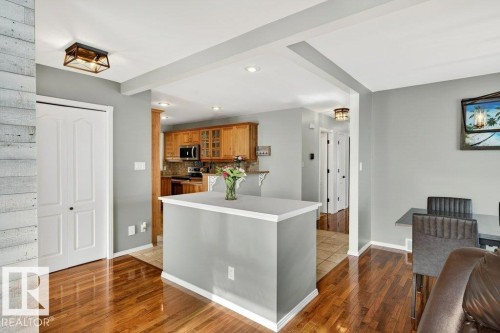 10 Oakridge Drive S, St. Albert, AB - Indoor