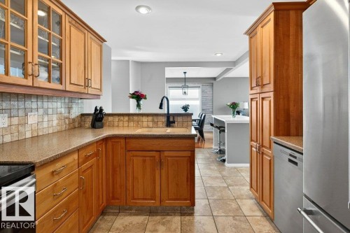 10 Oakridge Drive S, St. Albert, AB - Indoor Photo Showing Kitchen