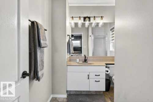 10 Oakridge Drive S, St. Albert, AB - Indoor Photo Showing Bathroom