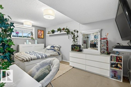 10 Oakridge Drive S, St. Albert, AB - Indoor Photo Showing Bedroom