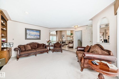17416 53 Avenue, Edmonton, AB - Indoor Photo Showing Living Room
