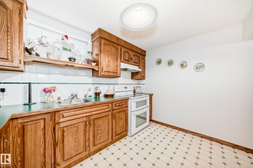 17416 53 Avenue, Edmonton, AB - Indoor Photo Showing Kitchen