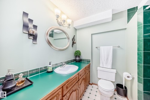 17416 53 Avenue, Edmonton, AB - Indoor Photo Showing Bathroom