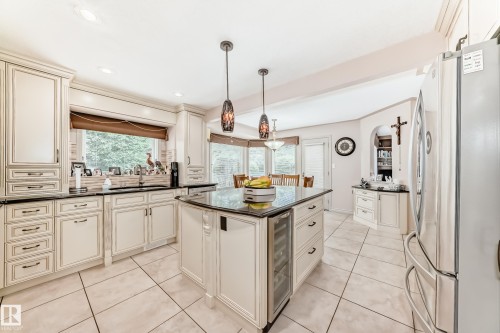17416 53 Avenue, Edmonton, AB - Indoor Photo Showing Kitchen With Upgraded Kitchen