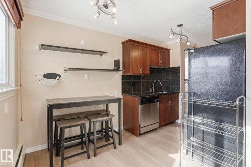 202 10555 83 Avenue, Edmonton, AB - Indoor Photo Showing Kitchen