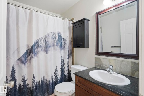 202 10555 83 Avenue, Edmonton, AB - Indoor Photo Showing Bathroom
