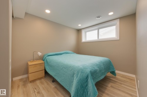 16407 87 Avenue, Edmonton, AB - Indoor Photo Showing Bedroom