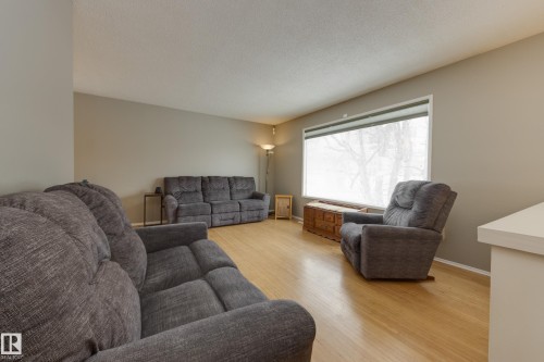 16407 87 Avenue, Edmonton, AB - Indoor Photo Showing Living Room
