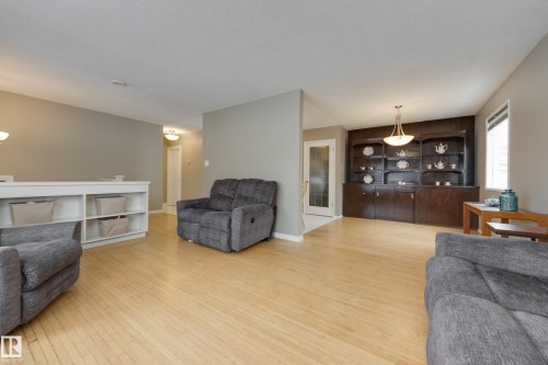 16407 87 Avenue, Edmonton, AB - Indoor Photo Showing Living Room
