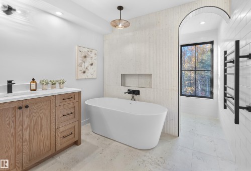 43 Westridge Road, Edmonton, AB - Indoor Photo Showing Bathroom