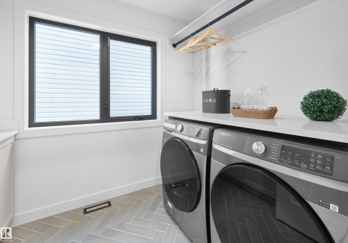 43 Westridge Road, Edmonton, AB - Indoor Photo Showing Laundry Room