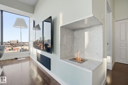 1102 10319 111 Street, Edmonton, AB - Indoor