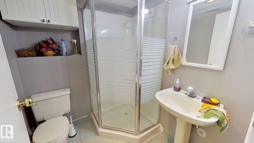 5307 Willow Drive, Boyle, AB - Indoor Photo Showing Bathroom