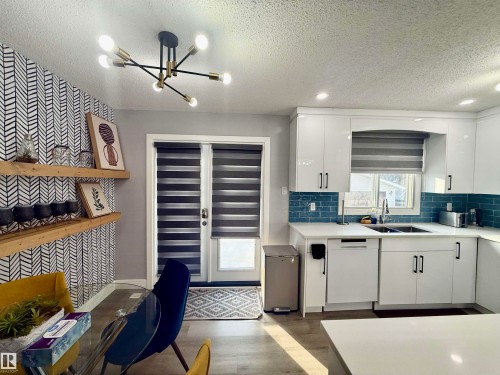 2915 145 Avenue, Edmonton, AB - Indoor Photo Showing Kitchen With Double Sink