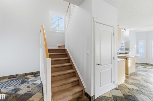 9 3003 34 Avenue, Edmonton, AB - Indoor Photo Showing Other Room