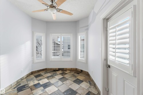 9 3003 34 Avenue, Edmonton, AB - Indoor Photo Showing Other Room