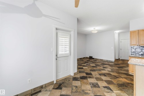 9 3003 34 Avenue, Edmonton, AB - Indoor Photo Showing Other Room