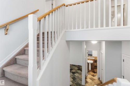 9 3003 34 Avenue, Edmonton, AB - Indoor Photo Showing Other Room