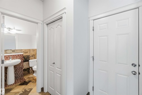 9 3003 34 Avenue, Edmonton, AB - Indoor Photo Showing Other Room