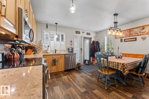 4712 49 Avenue, Cold Lake, AB - Indoor Photo Showing Dining Room