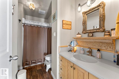 4712 49 Avenue, Cold Lake, AB - Indoor Photo Showing Bathroom