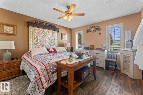 4712 49 Avenue, Cold Lake, AB - Indoor Photo Showing Bedroom