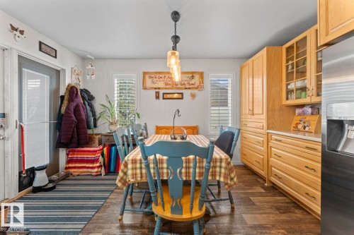 4712 49 Avenue, Cold Lake, AB - Indoor Photo Showing Dining Room