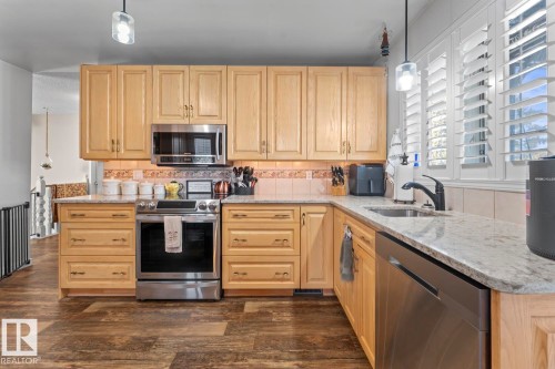 4712 49 Avenue, Cold Lake, AB - Indoor Photo Showing Kitchen