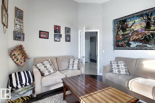 13020 164 Avenue, Edmonton, AB - Indoor Photo Showing Living Room