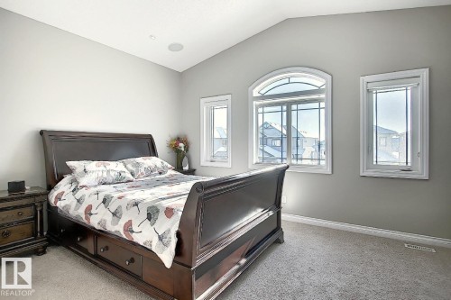 13020 164 Avenue, Edmonton, AB - Indoor Photo Showing Bedroom