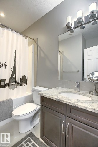 13020 164 Avenue, Edmonton, AB - Indoor Photo Showing Bathroom