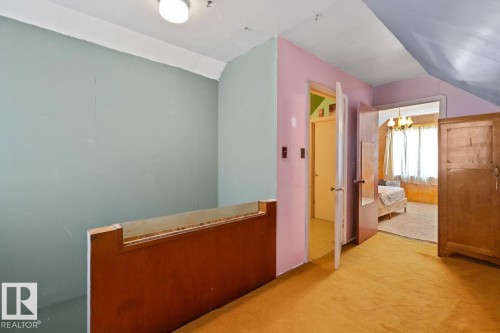 8906 94 Avenue, Edmonton, AB - Indoor Photo Showing Other Room
