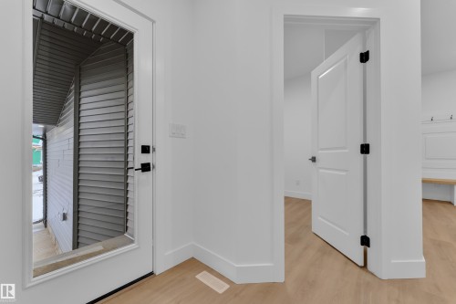 3606 40 Avenue, Beaumont, AB - Indoor Photo Showing Other Room